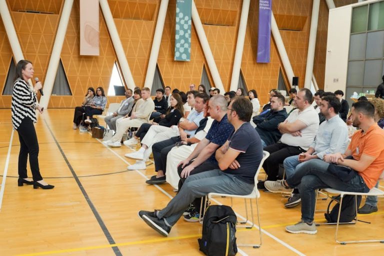 Trebaju li Latinx tinejdžeri digitalno liječenje mentalnog zdravlja baš za sebe?